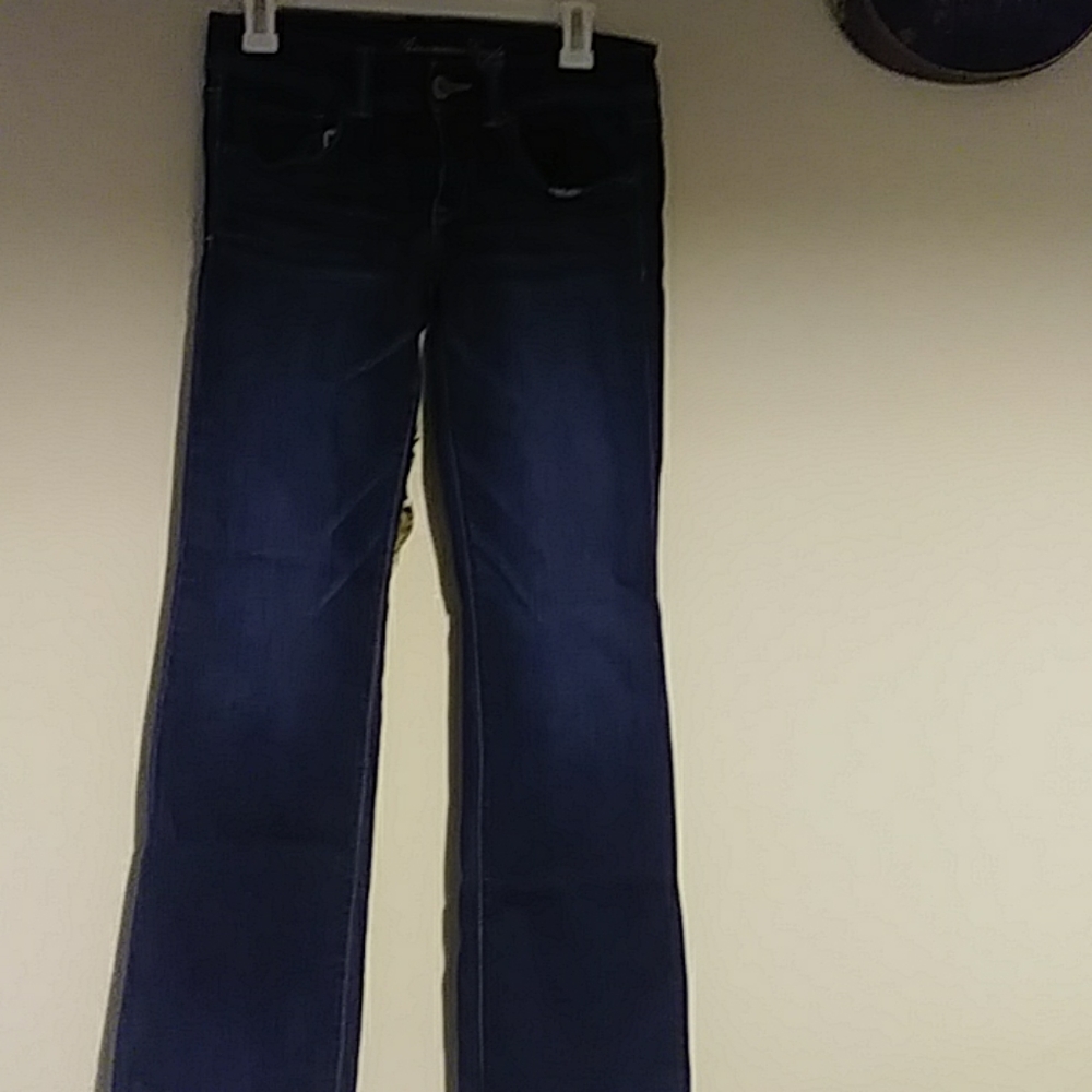 "American eagle blue jeans"